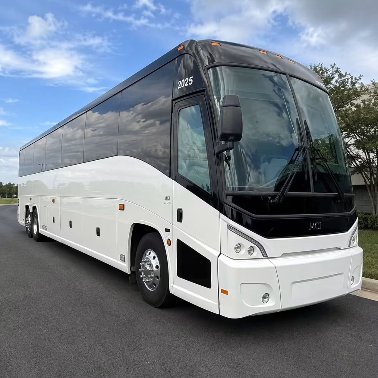 construction and industrial workforce shuttle buses in compton